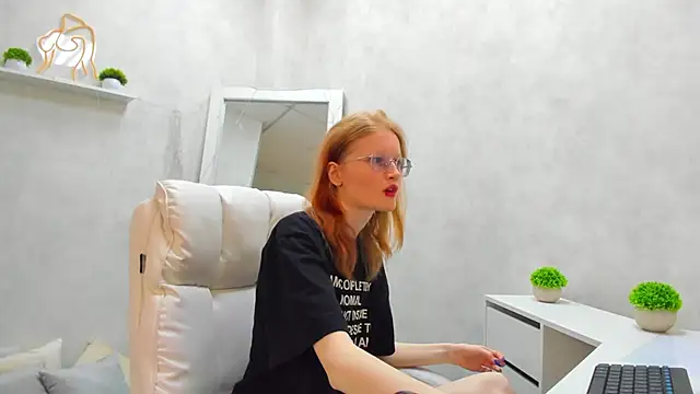 Snapshot of ElizabethHarpper chatting on 10, 3, 2025 ElizabethHarpper online show from 10, 3, 2025