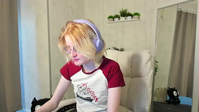 Snapshot of ElizabethHarpper chatting on 31, 10, 2025 ElizabethHarpper online show from 31, 10, 2025