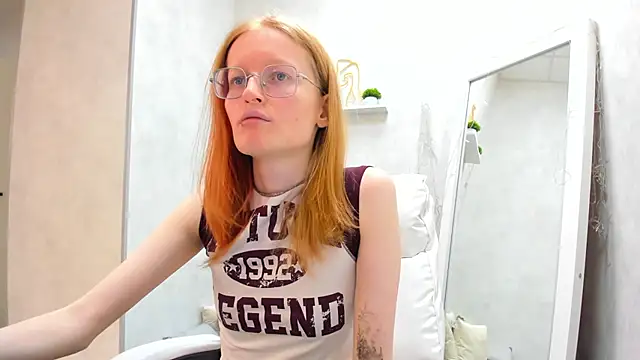 Snapshot of ElizabethHarpper chatting on 6, 3, 2025 ElizabethHarpper online show from 6, 3, 2025