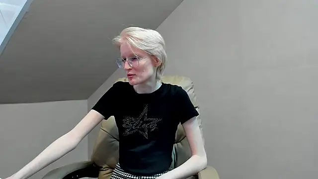 Snapshot of ElizabethHarpper chatting on 21, 3, 2025 ElizabethHarpper online show from 21, 3, 2025