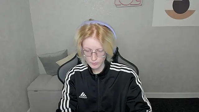 Snapshot of ElizabethHarpper chatting on 11, 9, 2025 ElizabethHarpper online show from 11, 9, 2025