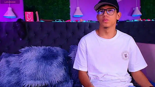 RyanPricee online show from 17, 4, 2026