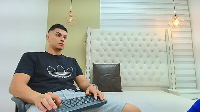 DAVID VICTORIAA online show from 20, 2, 2026