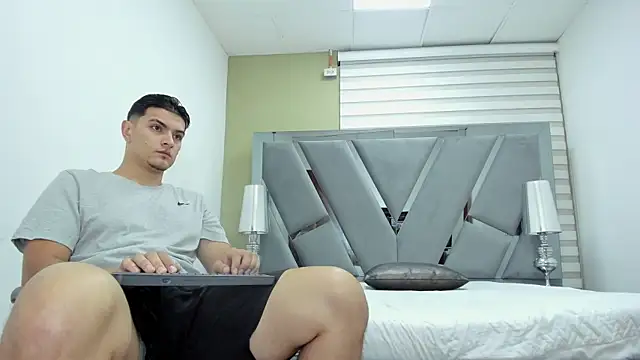 DAVID VICTORIAA online show from 14, 7, 2026