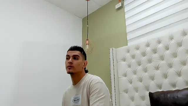 DAVID VICTORIAA online show from 14, 10, 2025