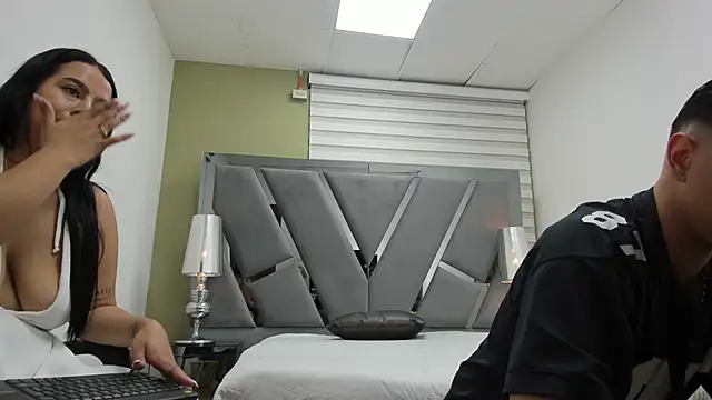 DAVID VICTORIAA online show from 4, 6, 2026