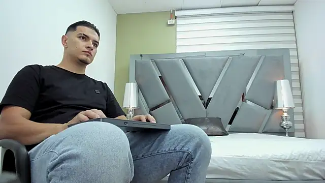 DAVID VICTORIAA online show from 17, 7, 2026