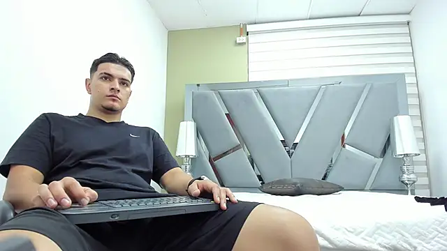 DAVID VICTORIAA online show from 10, 6, 2026