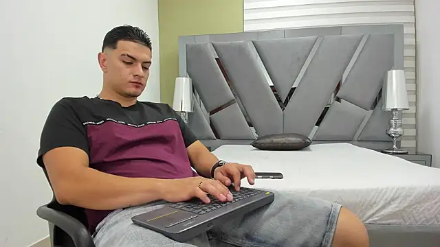DAVID VICTORIAA online show from 19, 6, 2026