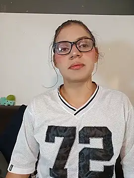 Snapshot of Danni_shy chatting on 22, 7, 2026 Danni shy online show from 22, 7, 2026