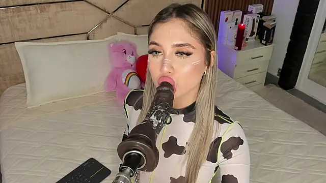 EmiilyHendriixx online show from 7, 3, 2025