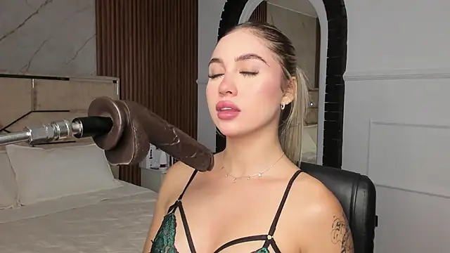 EmiilyHendriixx online show from 30, 1, 2025