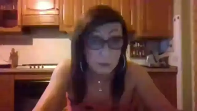 Snapshot of Tiabet chatting on 8, 5, 2026 Tiabet online show from 8, 5, 2026