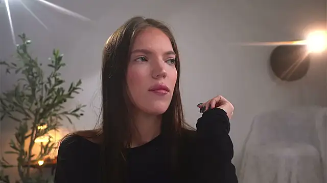 Snapshot of alittlestarrr chatting on 13, 10, 2025 alittlestarrr online show from 13, 10, 2025