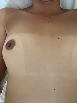 Snapshot of millenamoreninha chatting on 13, 3, 2026 millenamoreninha online show from 13, 3, 2026