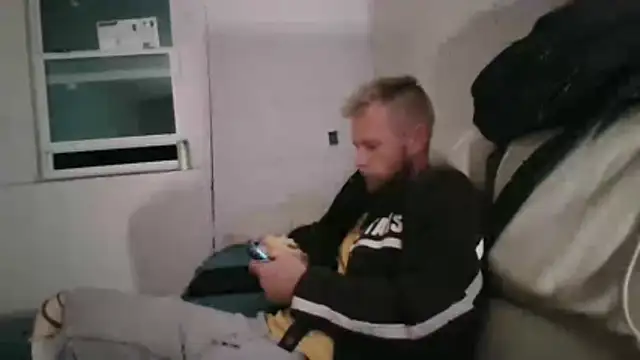 Snapshot of bjay1210 chatting on 4, 3, 2026 bjay1210 online show from 4, 3, 2026