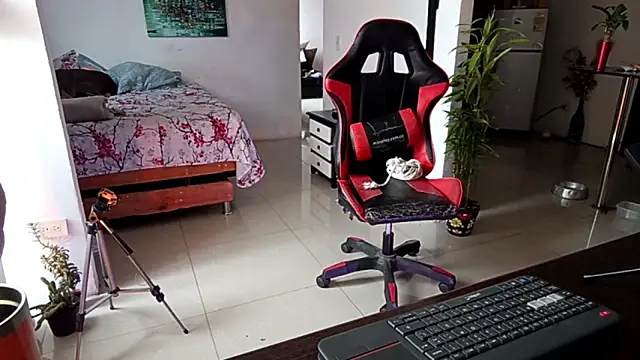 Adam Valenciia online show from 3, 3, 2026