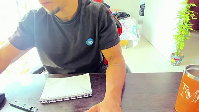 Adam Valenciia online show from 17, 10, 2025