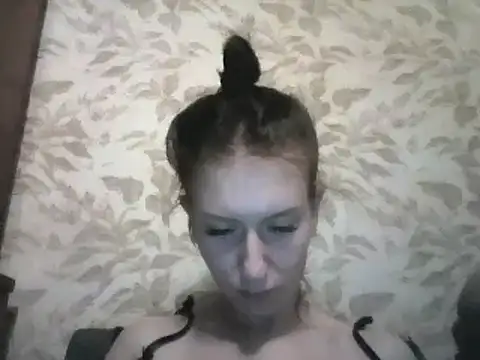 Snapshot of Alsu1930 chatting on 28, 12, 2024 Alsu1930 online show from 28, 12, 2024