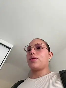 Snapshot of Anaruso chatting on 2, 1, 2025 Anaruso online show from 2, 1, 2025
