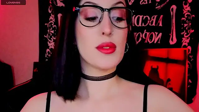 Snapshot of Miss_Alice__ chatting on 17, 6, 2026 Miss Alice online show from 17, 6, 2026