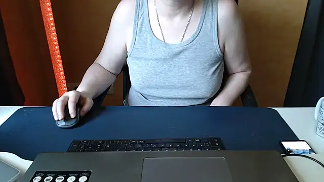 Sweet Phoenix online show from 19, 5, 2026