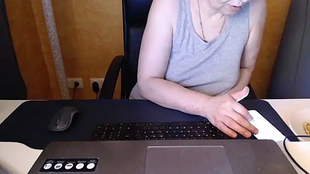 Sweet Phoenix online show from 26, 5, 2026