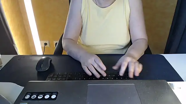 Sweet Phoenix online show from 5, 6, 2026