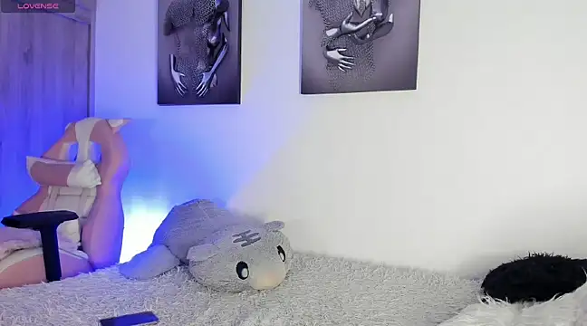 Henophiid online show from 3, 2, 2025