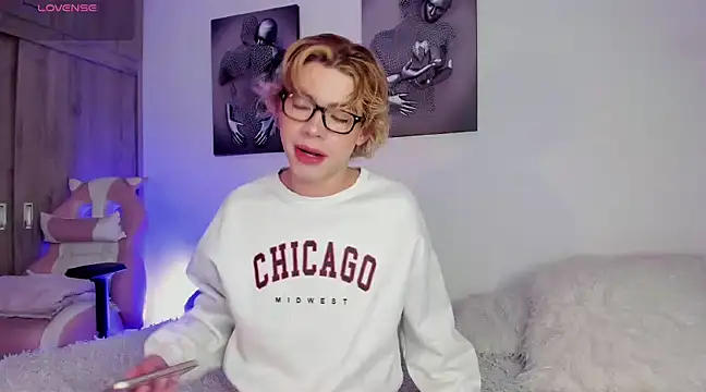 Henophiid online show from 7, 2, 2025