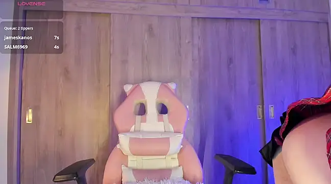 Henophiid online show from 26, 1, 2025