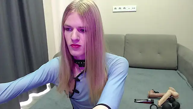 Snapshot of blaire__18 chatting on 4, 3, 2025 blaire 18 online show from 4, 3, 2025