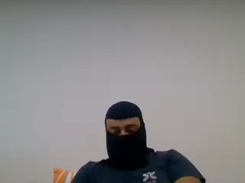 Snapshot of couple-tuga chatting on 8, 11, 2025 couple-tuga online show from 8, 11, 2025