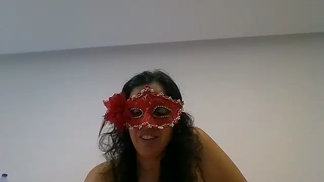 Snapshot of couple-tuga chatting on 19, 5, 2026 couple-tuga online show from 19, 5, 2026