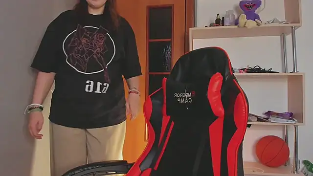  lisacute online show from 5, 1, 2025