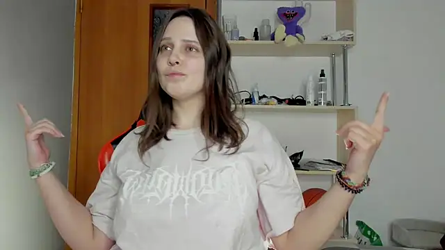  lisacute online show from 14, 1, 2025