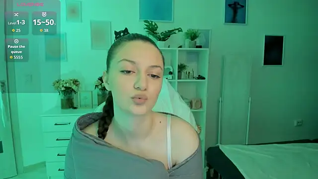 MiaVixxen online show from 28, 9, 2025