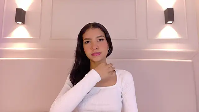 NaomiKlarc online show from 4, 1, 2025