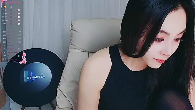 Snapshot of xiaotiantian-76 chatting on 14, 11, 2025 xiaotiantian-76 online show from 14, 11, 2025