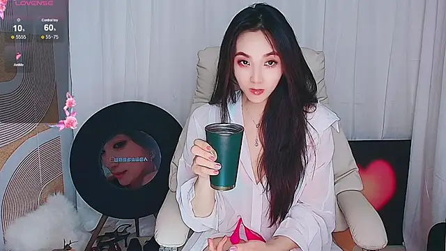 Snapshot of xiaotiantian-76 chatting on 27, 10, 2025 xiaotiantian-76 online show from 27, 10, 2025