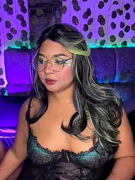 Scarlet lace online show from 2, 12, 2025