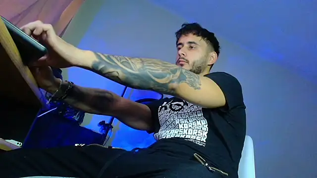 XanderCage99 online show from 11, 11, 2025