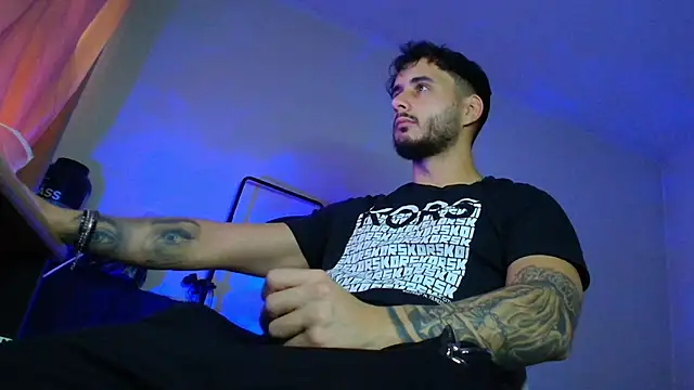 XanderCage99 online show from 12, 11, 2025