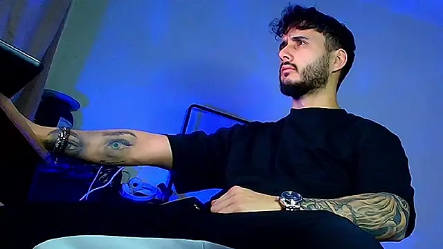 XanderCage99 online show from 9, 2, 2026