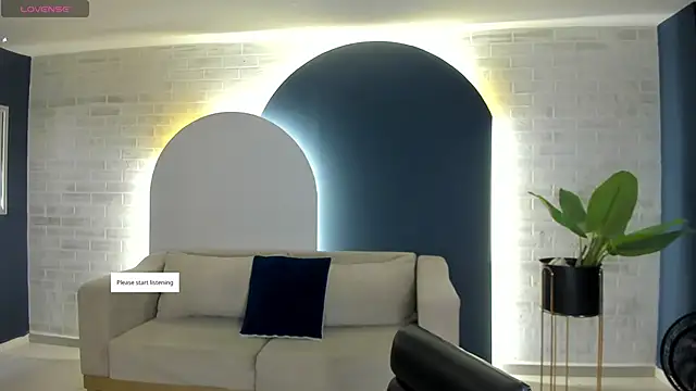 Snapshot of NiaSalvatore chatting on 28, 4, 2026 NiaSalvatore online show from 28, 4, 2026