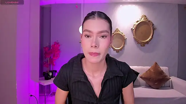 NiaSalvatore online show from 17, 3, 2026