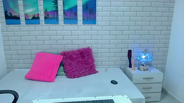 Snapshot of ANABELLASS chatting on 25, 10, 2025 ANABELLASS online show from 25, 10, 2025