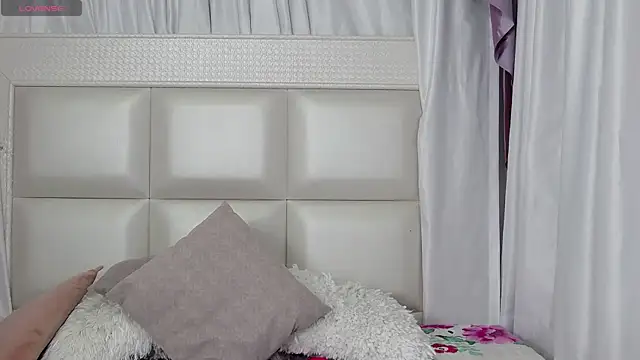 Snapshot of verosantana15 chatting on 19, 5, 2026 verosantana15 online show from 19, 5, 2026