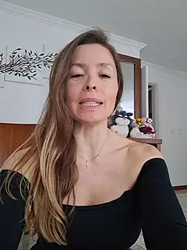 Snapshot of karina_warthon chatting on 6, 7, 2026 karina warthon online show from 6, 7, 2026