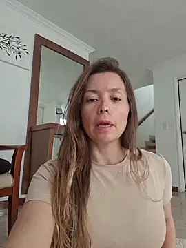 Snapshot of karina_warthon chatting on 15, 6, 2026 karina warthon online show from 15, 6, 2026